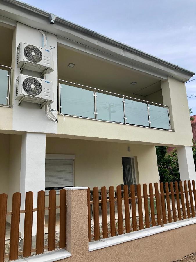 Janos Apartman Balatonfured Exterior photo