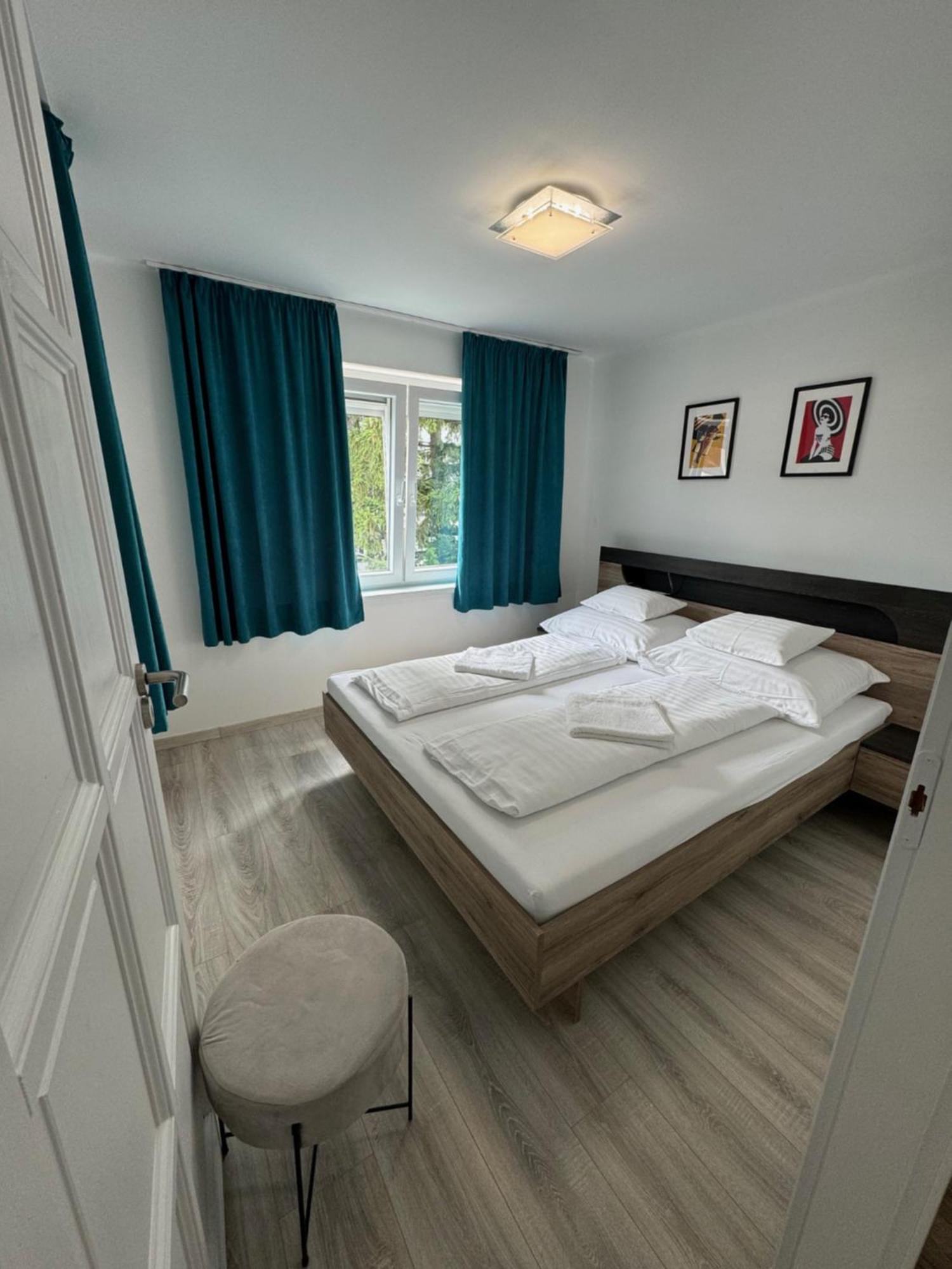 Janos Apartman Balatonfured Exterior photo